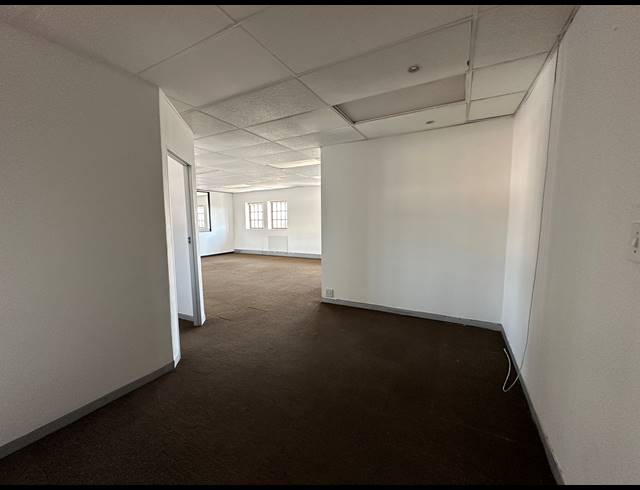 90M² OFFICE TO LET IN PARKMORE